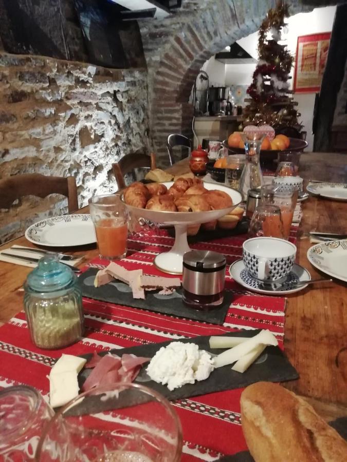 Couette-café La Lauze Et L'anguille